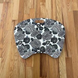 ❄️ Floral Patterned Lap Desk